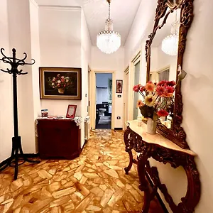 La Casa Della Pace , Genova Italia